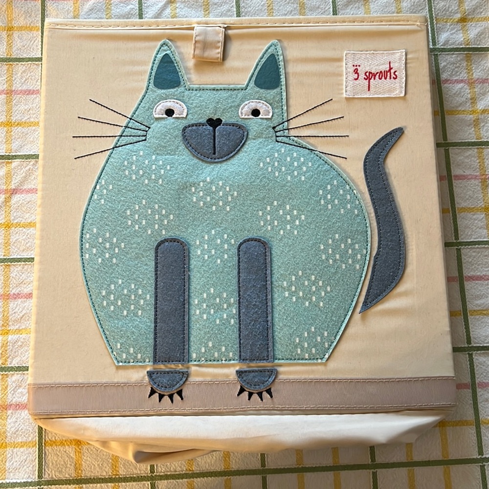 COPY - 3 Sprouts storage cube cat in excellent condition